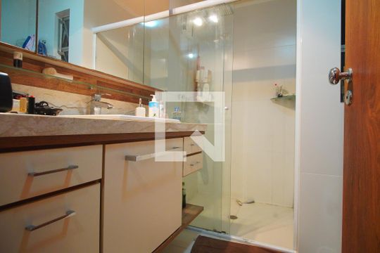 Banheiro da Suíte de apartamento à venda com 3 quartos, 270m² em Auxiliadora, Porto Alegre