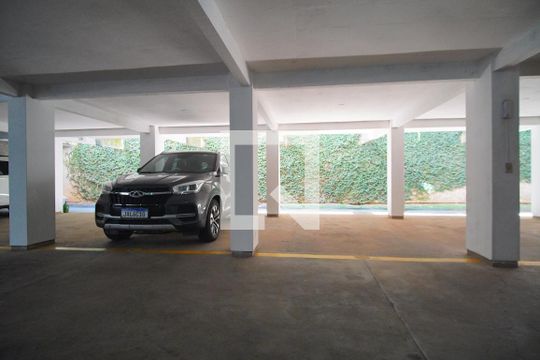 Garagem de apartamento à venda com 3 quartos, 270m² em Auxiliadora, Porto Alegre