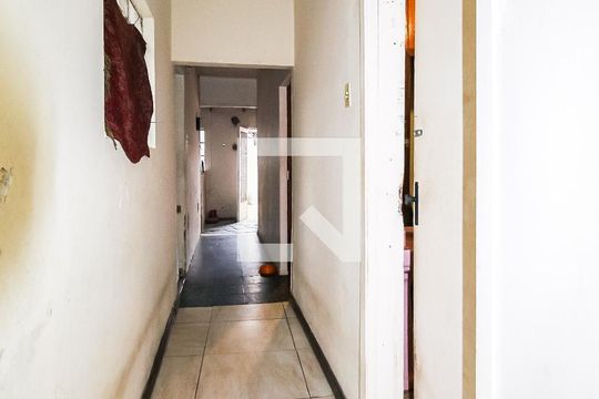 Corredor de casa à venda com 5 quartos, 150m² em São Geraldo, Porto Alegre