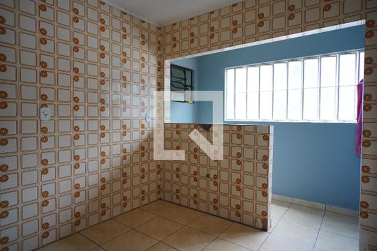 Árra de serviço de casa de condomínio para alugar com 3 quartos, 200m² em Vila Jardim, Porto Alegre