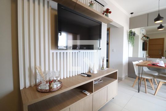 Sala de apartamento para alugar com 2 quartos, 65m² em Tibery, Uberlândia