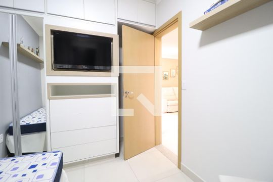 Quarto 1 de apartamento para alugar com 2 quartos, 65m² em Tibery, Uberlândia