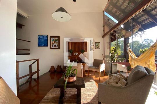 Sala de casa à venda com 3 quartos, 260m² em Paraíso do Morumbi, São Paulo