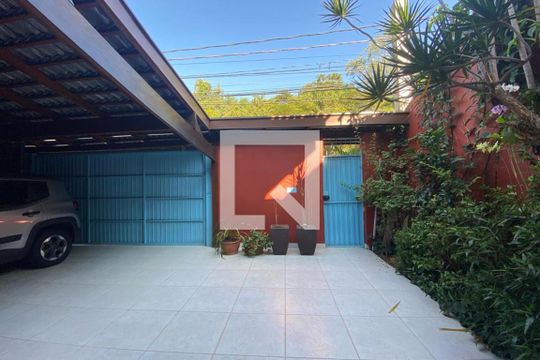 Garagem de casa à venda com 3 quartos, 260m² em Paraíso do Morumbi, São Paulo