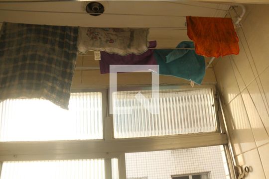 Área de Serviço de apartamento para alugar com 1 quarto, 48m² em Centro, São Vicente