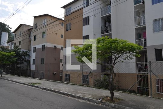 Fachada do Condomínio de apartamento para alugar com 2 quartos, 50m² em Jacarepaguá, Rio de Janeiro