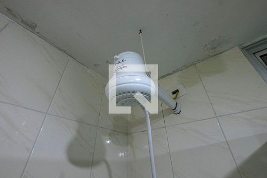 Banheiro Social de apartamento à venda com 2 quartos, 68m² em Pinheiros, São Paulo