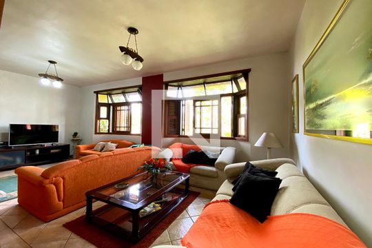 Casa à venda com 3 quartos, 190m² em Rondônia, Novo Hamburgo