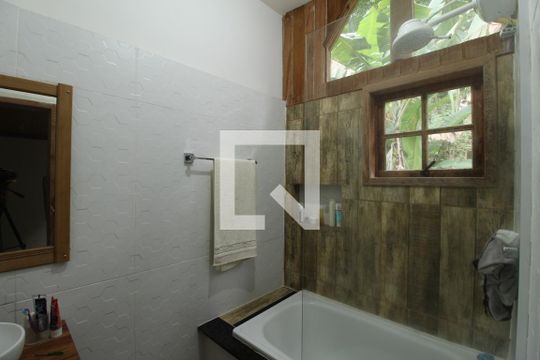 Banheiro - Suíte de casa à venda com 3 quartos, 120m² em Vargem Grande, Rio de Janeiro