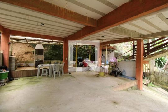 Garagem de casa à venda com 3 quartos, 120m² em Vargem Grande, Rio de Janeiro
