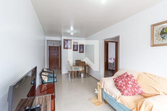 Sala de apartamento para alugar com 2 quartos, 65m² em Km 18, Osasco