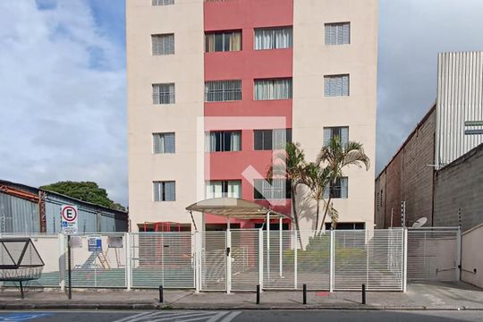 Fachada de apartamento para alugar com 2 quartos, 65m² em Km 18, Osasco