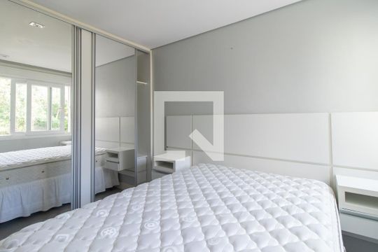 Quarto 1 de apartamento à venda com 3 quartos, 187m² em Menino Deus, Porto Alegre