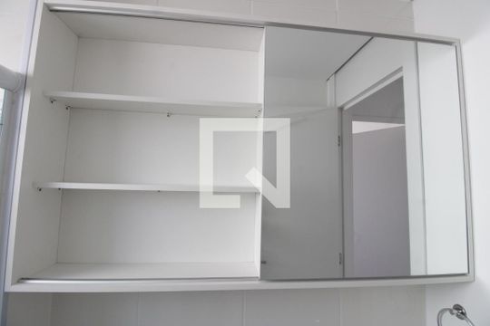 Detalhe do Banheiro de apartamento para alugar com 2 quartos, 44m² em Piedade, Rio de Janeiro