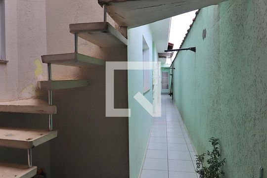 Quintal de casa à venda com 2 quartos, 170m² em Vila Scarpelli, Santo André