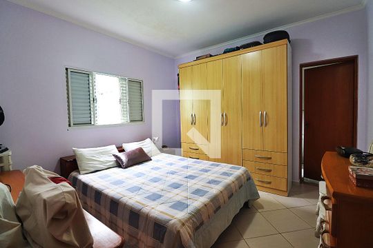 Quarto Suíte de casa à venda com 2 quartos, 170m² em Vila Scarpelli, Santo André