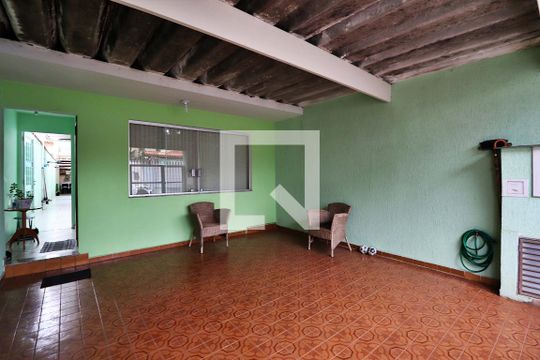 Garagem de casa à venda com 2 quartos, 170m² em Vila Scarpelli, Santo André