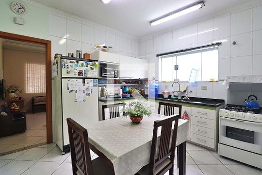 Cozinha de casa à venda com 2 quartos, 170m² em Vila Scarpelli, Santo André