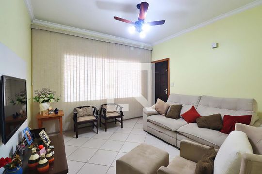 Casa à venda com 2 quartos, 170m² em Vila Scarpelli, Santo André