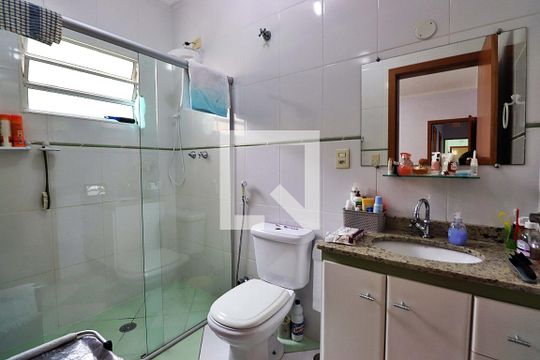 Banheiro da Suíte de casa à venda com 2 quartos, 170m² em Vila Scarpelli, Santo André