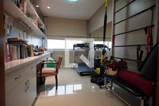 Escritório de casa à venda com 8 quartos, 521m² em Três Figueiras, Porto Alegre