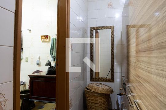 Corredor de casa à venda com 3 quartos, 285m² em Vila Lúcia, São Paulo