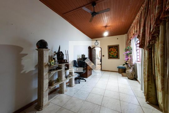 Casa à venda com 3 quartos, 285m² em Vila Lúcia, São Paulo