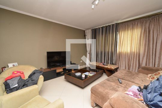 Casa à venda com 4 quartos, 175m² em Parque Flamengo, Guarulhos
