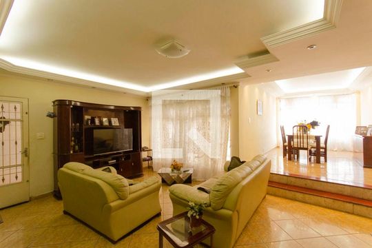 Casa para alugar com 3 quartos, 560m² em Vila Santa Inês, São Paulo