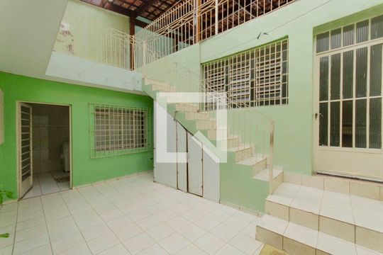 Quintal de casa para alugar com 3 quartos, 560m² em Vila Santa Inês, São Paulo