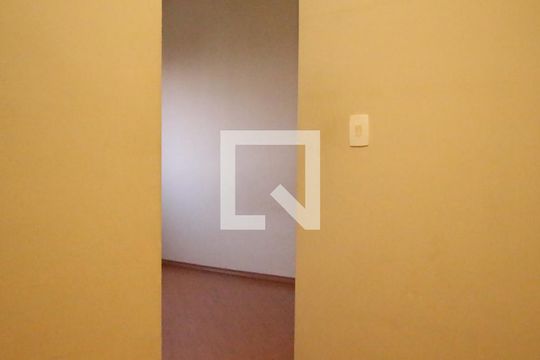 Corredor de apartamento à venda com 2 quartos, 51m² em Vila Basileia, São Paulo