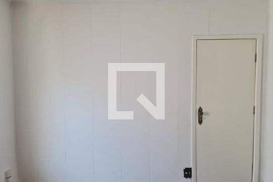 Quarto 4 / Porta acesso a area de Serviço de casa à venda com 4 quartos, 200m² em Vila Augusta, Guarulhos