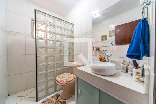 Banheiro 1 de casa à venda com 3 quartos, 287m² em Vila Curuçá, Santo André