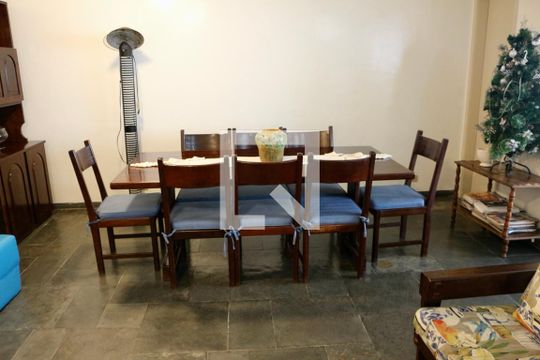 Apartamento para alugar com 4 quartos, 220m² em Pitangueiras, Guarujá