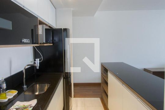 Cozinha de apartamento para alugar com 2 quartos, 75m² em Cidade Monções, São Paulo