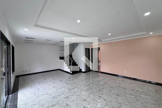 Sala de casa de condomínio à venda com 4 quartos, 350m² em Vargem Pequena, Rio de Janeiro