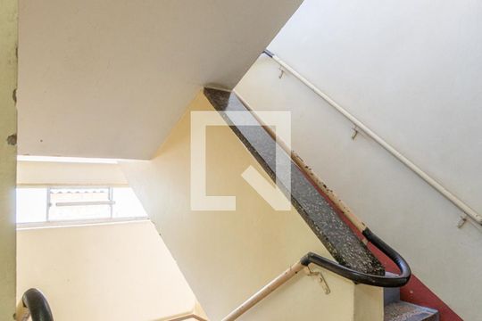 Escadas de apartamento à venda com 2 quartos, 48m² em Camaquã, Porto Alegre