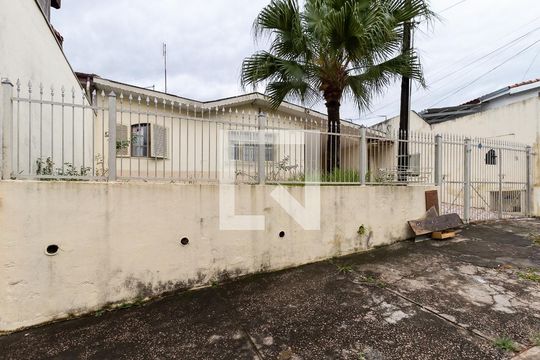 Fachada de casa à venda com 5 quartos, 180m² em Jardim do Lago, Jundiaí