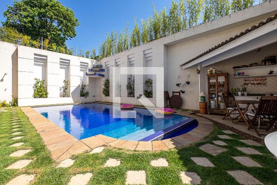 Quintal de casa à venda com 4 quartos, 630m² em Boaçava, São Paulo