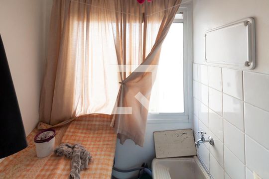 Área de serviço de apartamento para alugar com 2 quartos, 50m² em Jardim Pinheiros, São Paulo