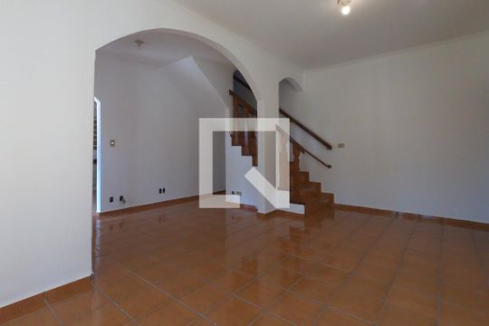 Sala de casa à venda com 4 quartos, 120m² em Vila Santa Maria, Guarulhos