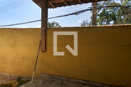 Casa/Área Externa de Hóspede de casa à venda com 4 quartos, 120m² em Vila Santa Maria, Guarulhos