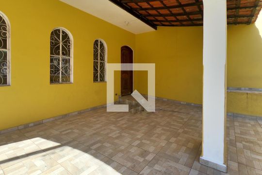Garagem de casa à venda com 4 quartos, 120m² em Vila Santa Maria, Guarulhos