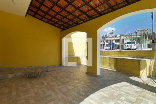 Garagem de casa à venda com 4 quartos, 120m² em Vila Santa Maria, Guarulhos