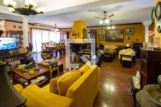 Casa à venda com 6 quartos, 607m² em Vila Assunção, Porto Alegre