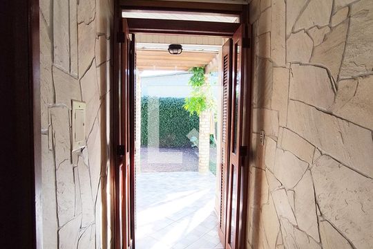Corredor de casa à venda com 3 quartos, 236m² em Canudos, Novo Hamburgo
