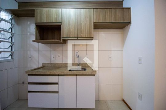 Cozinha de apartamento para alugar com 2 quartos, 72m² em Campeche, Florianópolis