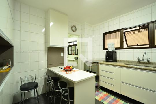Cozinha de apartamento à venda com 3 quartos, 126m² em Vila Mascote, São Paulo