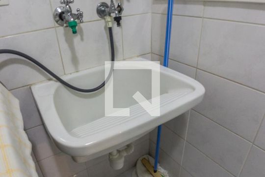 Lavanderia de casa à venda com 3 quartos, 200m² em Jardim São Paulo(zona Norte), São Paulo