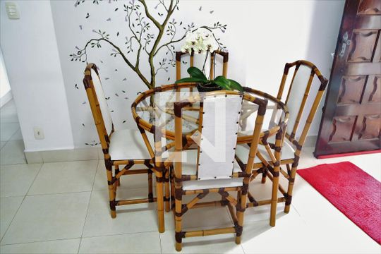 Detalhe Sala de casa para alugar com 5 quartos, 506m² em Maracanã, Praia Grande